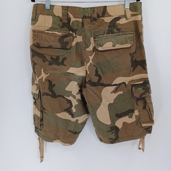 Mens Relaxed Fit Multi Pocket Cargo Shorts - Picture 3 of 10